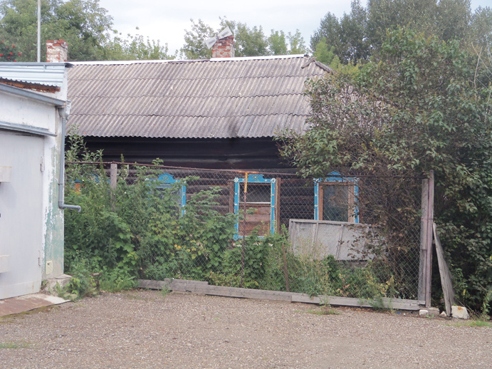 Единственный дом в переулке найти непросто