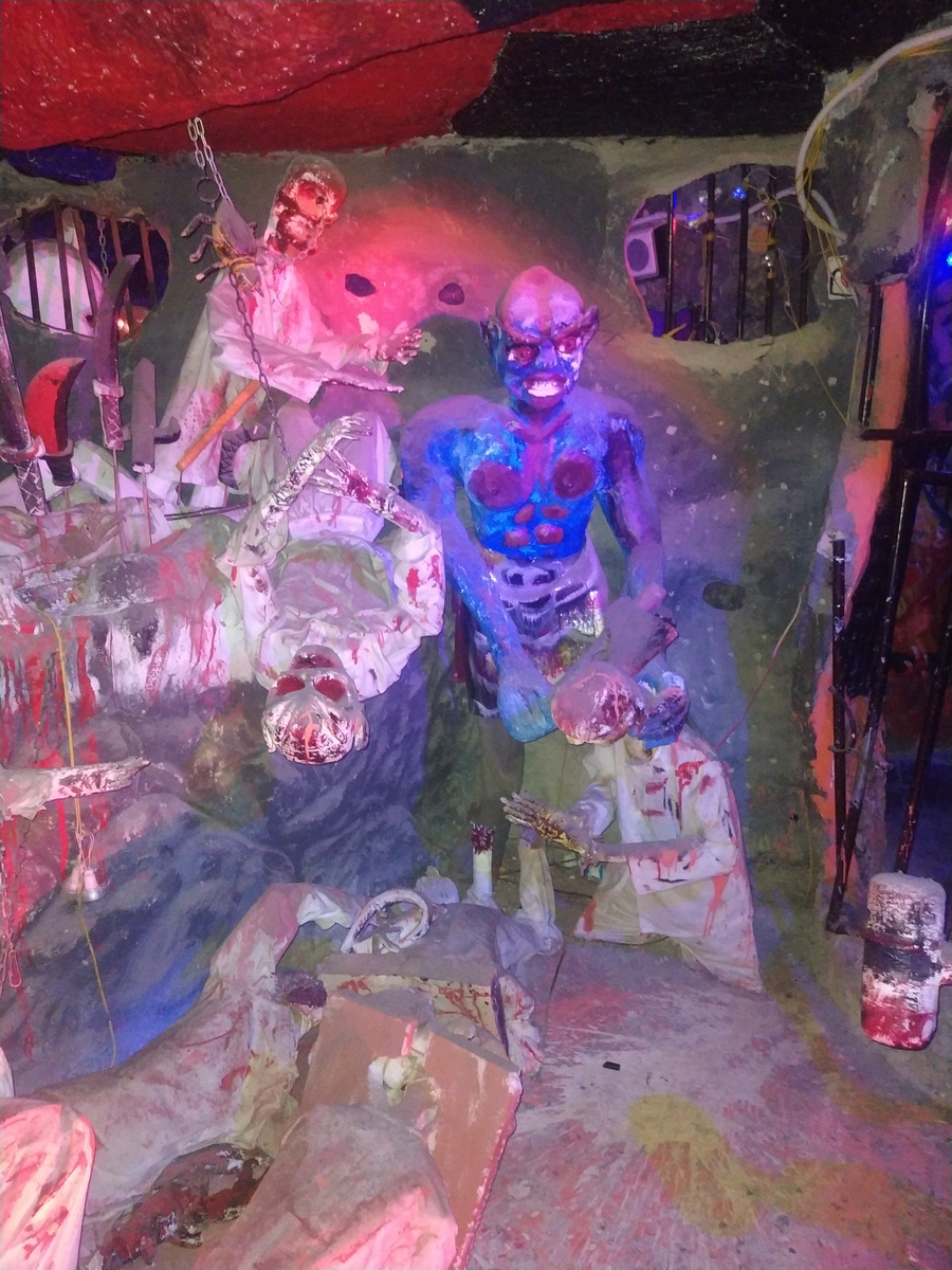 Ад в подземелье Бутылочного храма в Далате