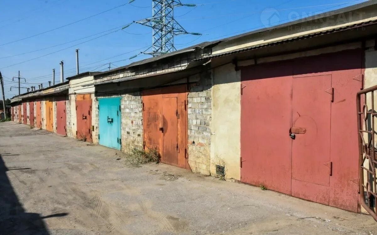 Россияне затариваются гаражами