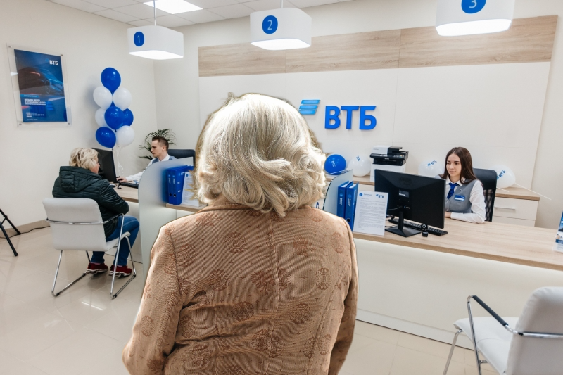 ВТБ отказался отдавать вклад умершего клиента его наследнице. И она подала в суд