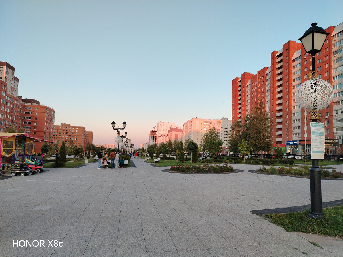 Бульвар Героев Отечества на закате