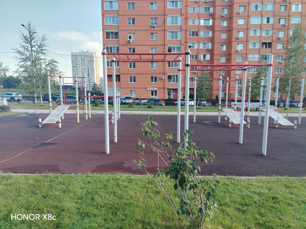 Спортивная площадка