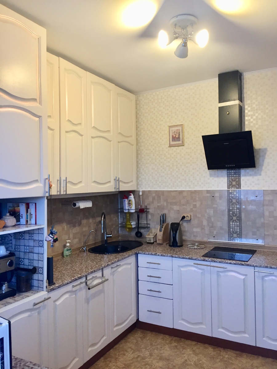 Построенная нами кухня. Фото из личного архива