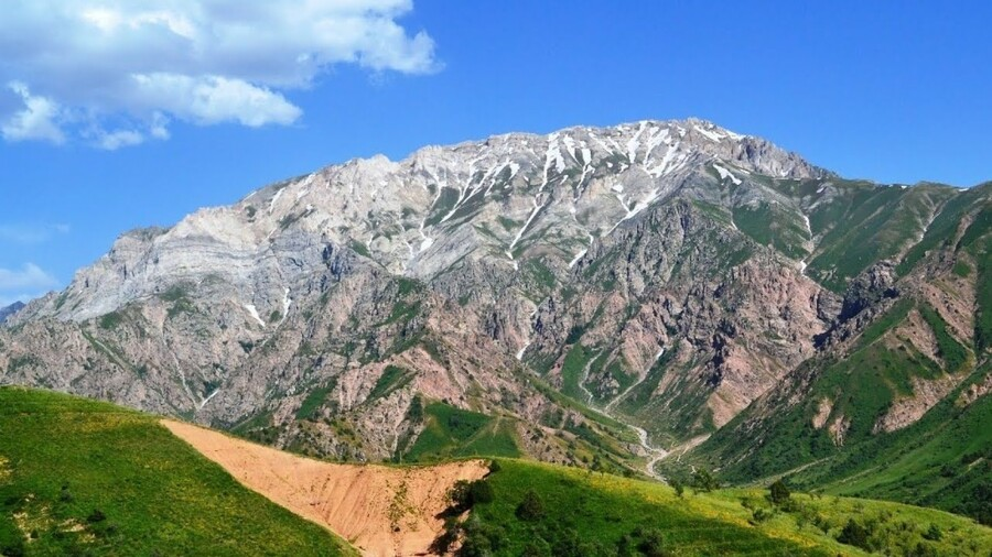 Вид на пик Большой Чимган