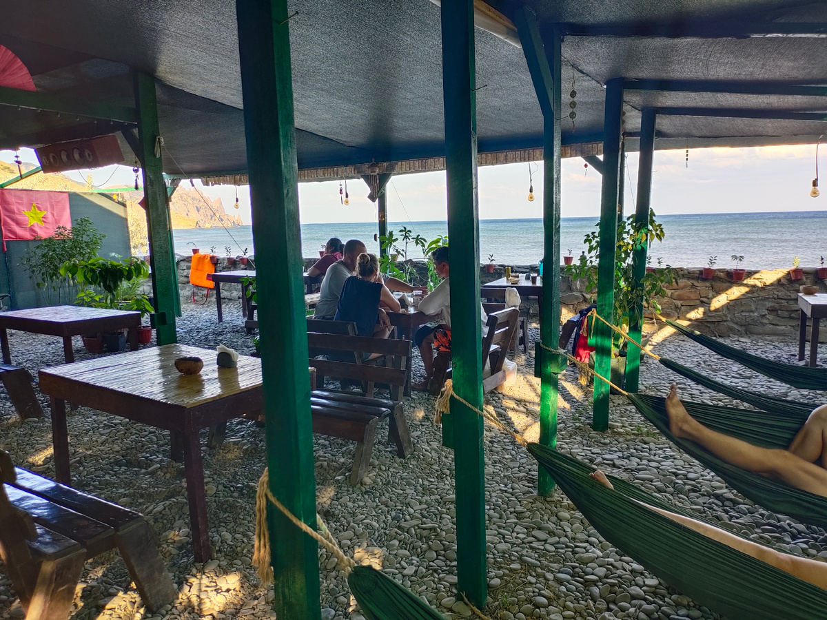 Кафе "Вьетнам", Лисья бухта, Крым 