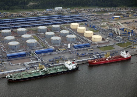    БПЛА ВСУ атаковали порт Усть-Луга на Балтике, Сызранский НПЗ и Курскую АЭС