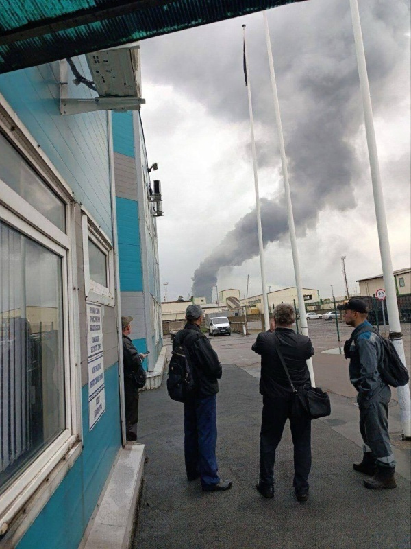    БПЛА ВСУ атаковали порт Усть-Луга на Балтике, Сызранский НПЗ и Курскую АЭС