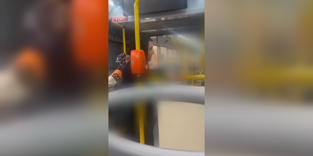 Чеченец в питерском автобусе кричал, что заставит русских женщин с их мужьями вести себя правильно