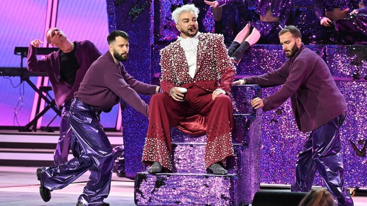    Фото: стоп-кадр видео фестиваля "Новая волна", источник: starhit.ru