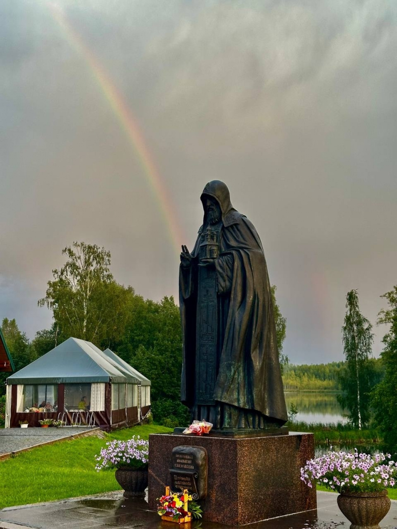    Яркая радуга поднялась над Сяндемской обителью в Карелиипаблик Сяндемского успенского женского монастыря