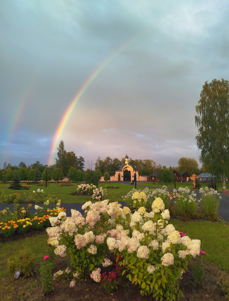    Яркая радуга поднялась над Сяндемской обителью в Карелиипаблик Сяндемского успенского женского монастыря