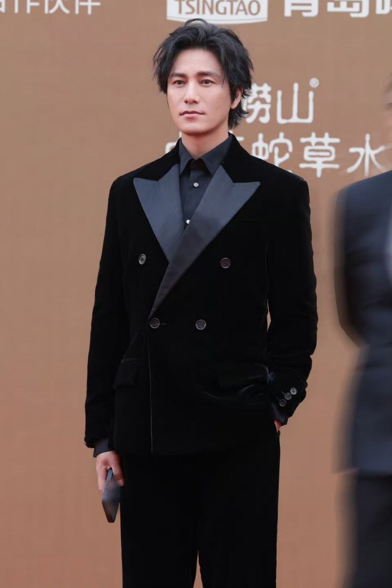 Актёр Чэнь Кунь. Листайте галерею...