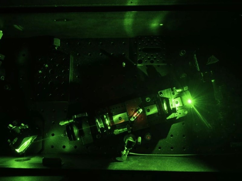    Лазер превратил металл в суперпоглотитель солнечного света