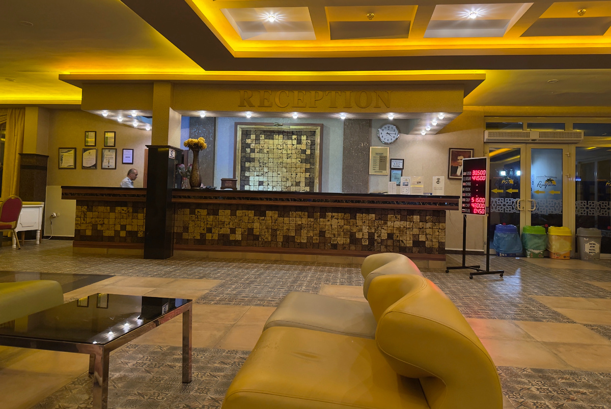 Ресепшен отеля