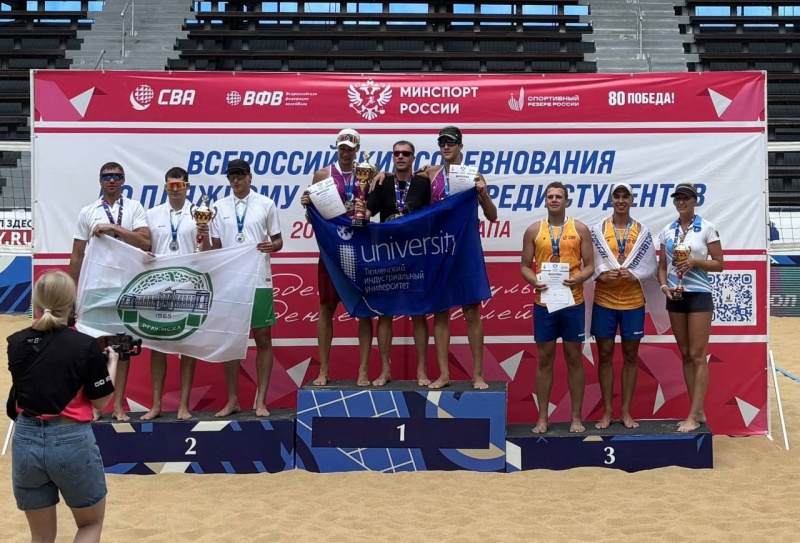    Студенты из Карелии завоевали бронзу на соревнованиях по пляжному волейболусоцсеть Артура Парфенчикова