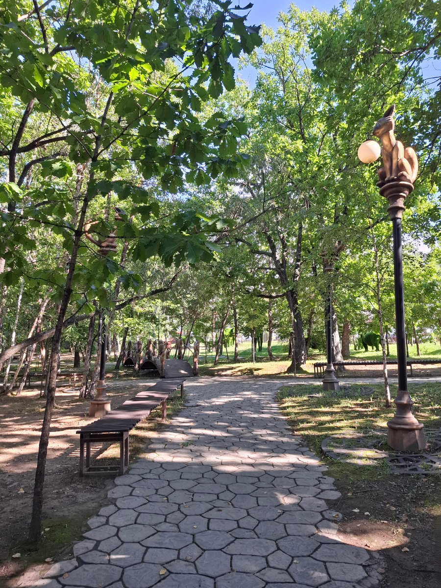 Вход в сквер