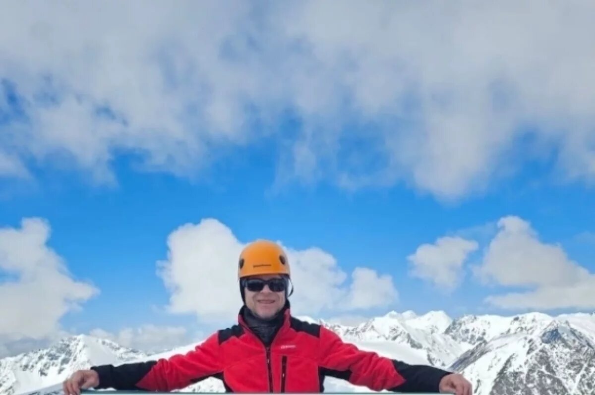    В Омске простились с погибшим в Киргизии альпинистом Алексеем Ермаковым