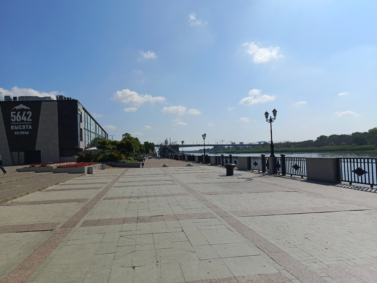 "Беги - быстро! 🏃‍♀️" - так и шепчет эта дорожка...