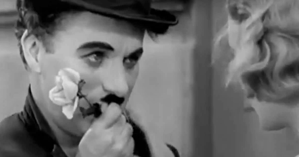 Кадр из фильма «Огни большого города»