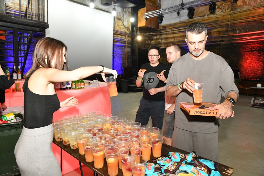 Бар отработал ударную смену: одной Техас-Воды выпито было более 150л