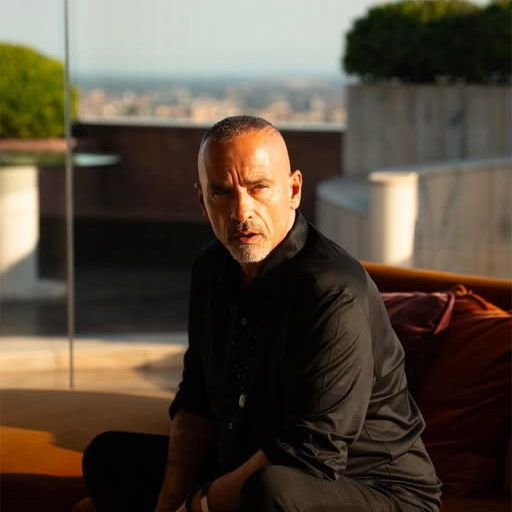     Эрос Рамаццотти показал свой любимый день в новом клипе