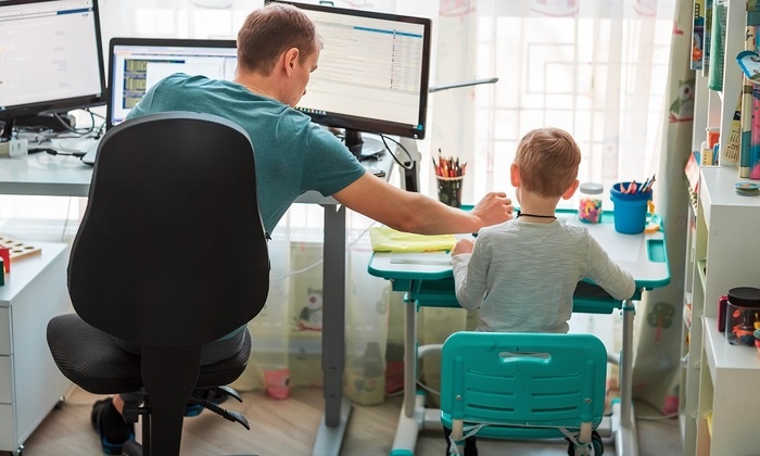    Каждый третий школьник в России не имеет собственного места для учебы дома