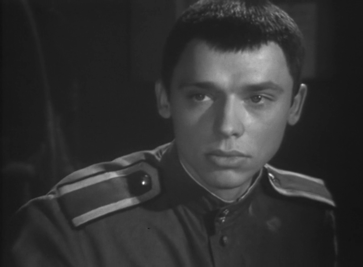 Кадр из кинофильма "Верность", 1966 г., режиссер Петр Тодоровский, сценаристы Булат Окуджава, Петр Тодоровский, композитор Борис Карамышев (скриншот)