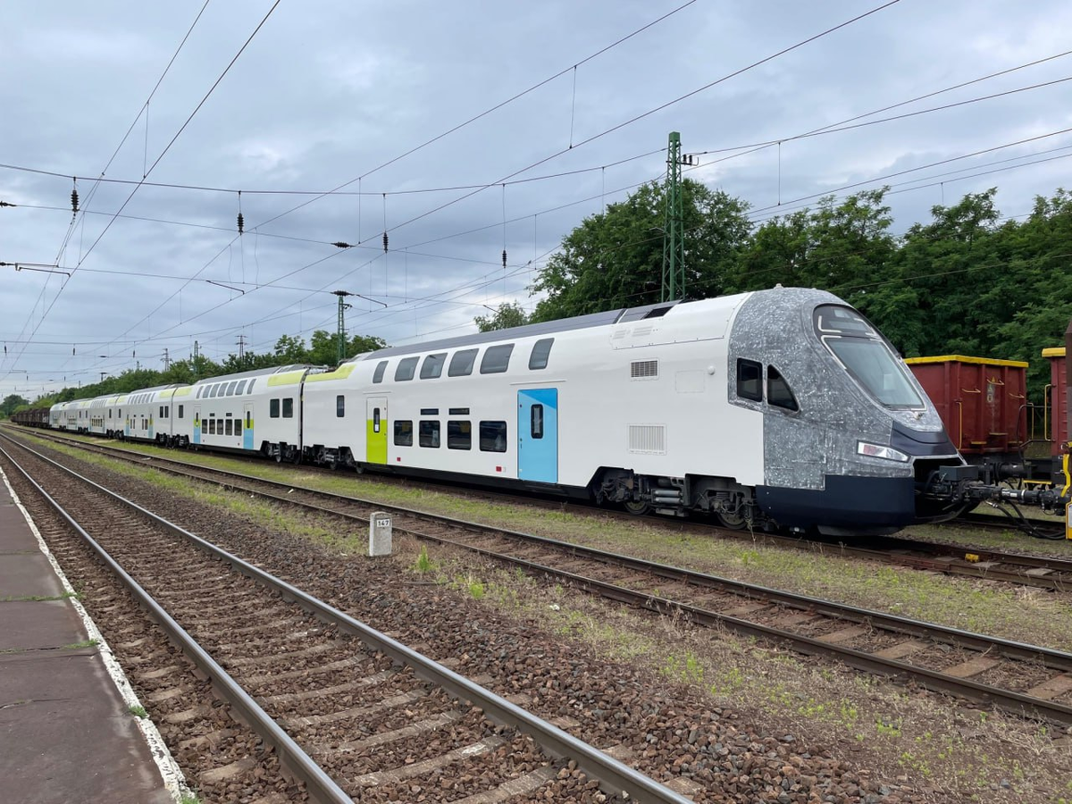 Электропоезд DDEMU2 от CRRC на испытаниях в Венгрии. Источник: Hóbor Bálint