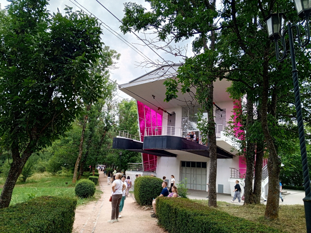 Нижняя станция канатной дороги.