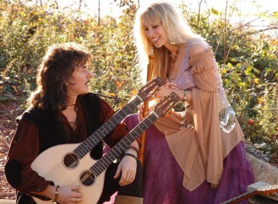 Ричи Блэкмор - мандолиновый рокер, залез в болото и радуется