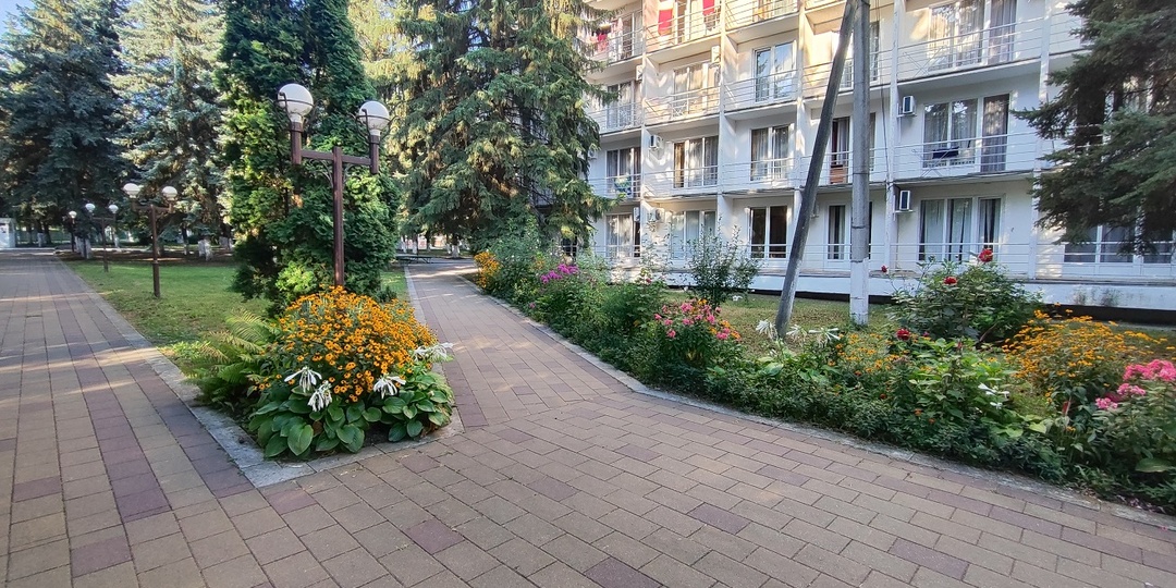 В санаторий "Горный родник" (Нальчик) по социальной путевке. День1: квест с заселением и лечебной программой прошли