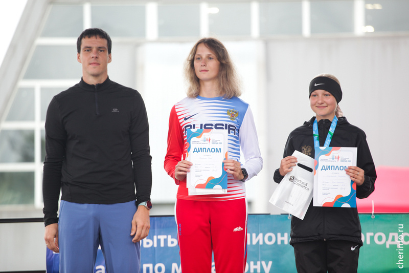    Церемония прошла на стадионе ЧГУ. В этом году в марафоне участвовали 820 спортсменов из 29 регионов страны