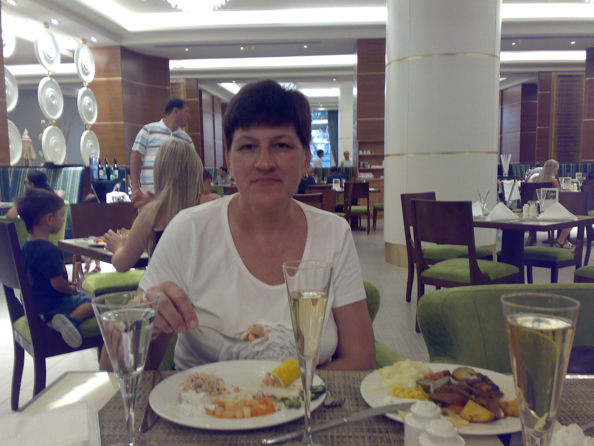 Няня Валя, с нами на отдыхе в Турции. 2014 год.