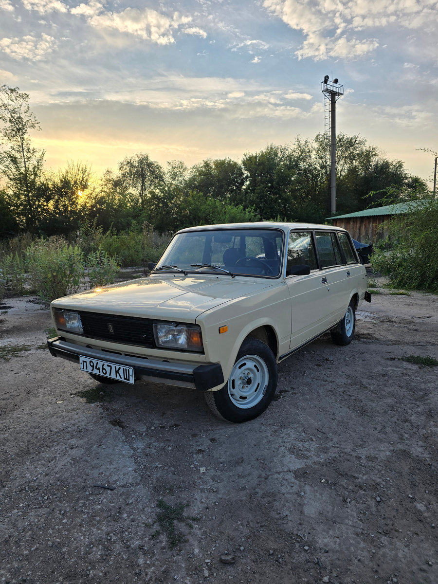 ВАЗ-21043 1989 года выпуска.