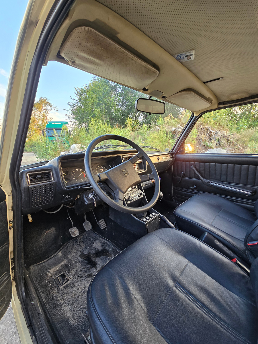 Под боковыми дефлекторами люксовой панели есть места под динамики.