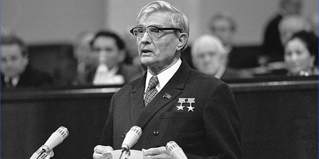 Серый кардинал "застоя": как Михаил Суслов правил СССР из тени