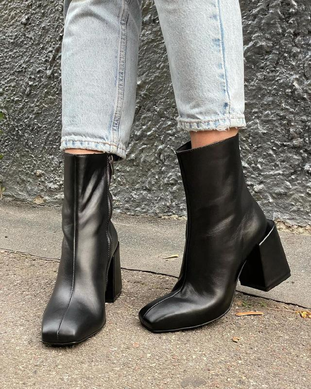 Ботильоны с квадратным мысом