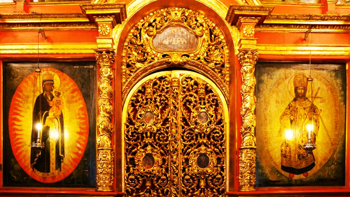 Царские врата иконостаса Собора Михаила Архангела в Московском Кремле