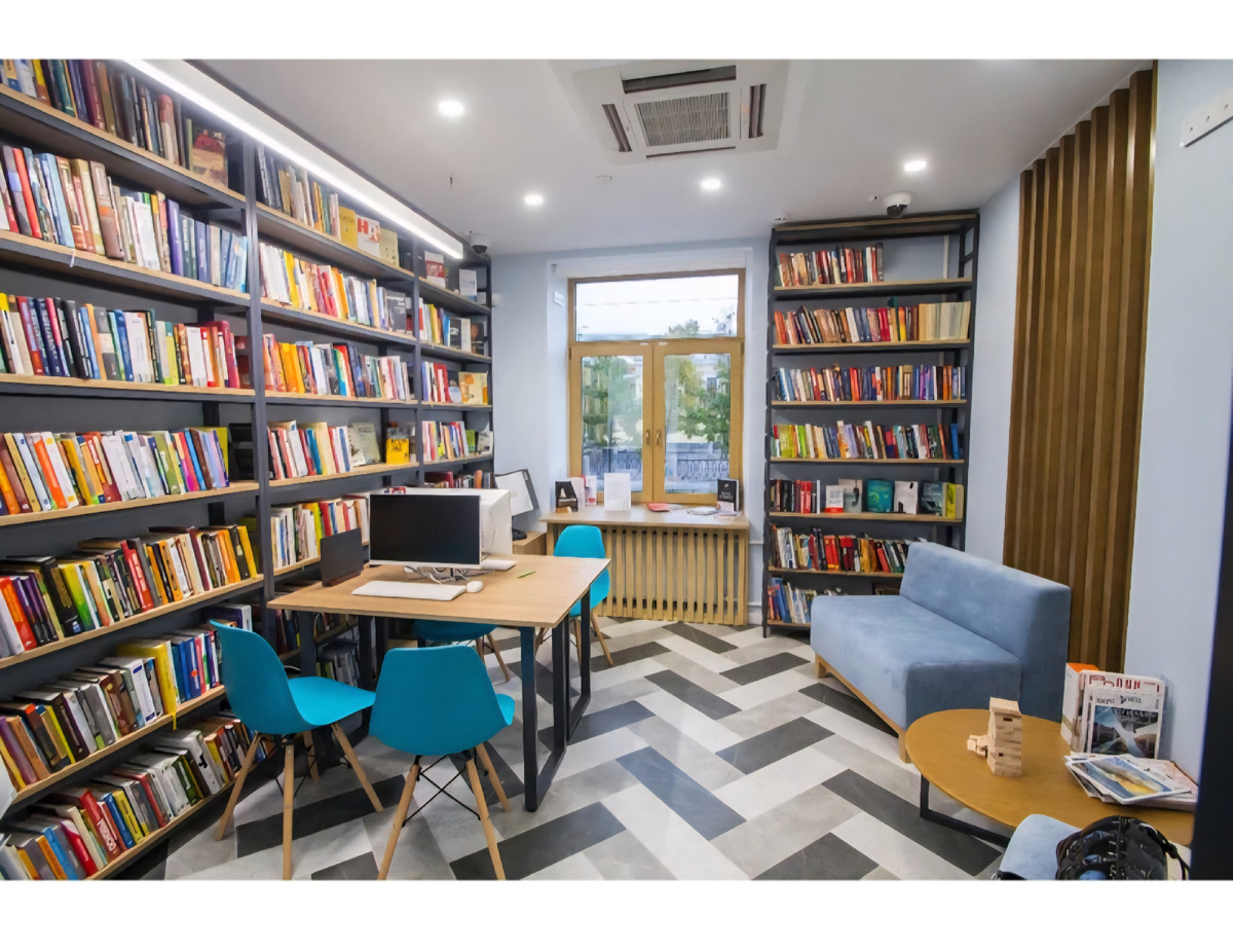 <коворкинг в библиотеке на Карповке>. Фото взято с сайта библиотеки.