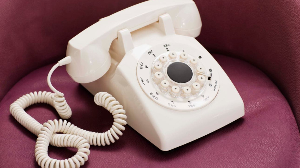    Почему нельзя бросать домашний телефон даже в 2024 году