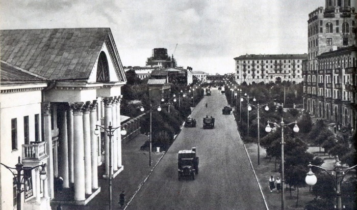 Волгоградцам показали фото города спустя 11 лет после бомбардировки 1942 года