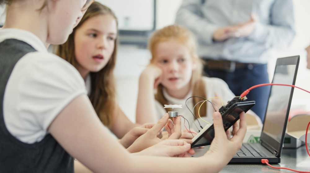    Почему школьники не обновляют ПО на учебных планшетах