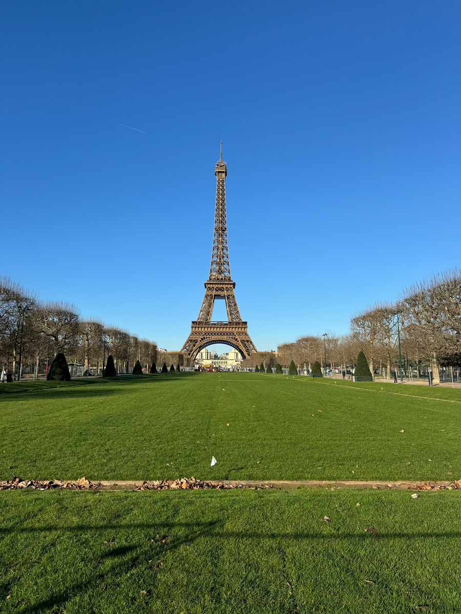 Эйфелева башня, Париж. Фото: авторское.