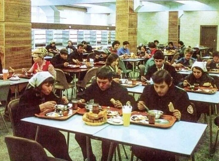 Делюсь воспоминаниями: где и как мы питались в советское время
