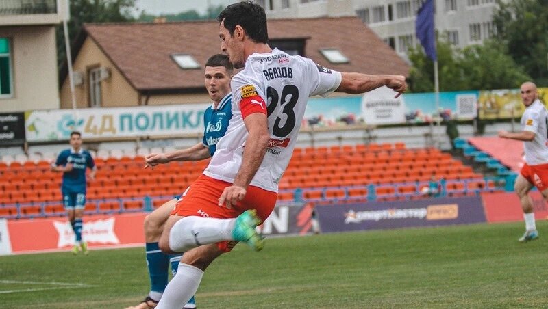    Удачная передача Астемира Абазова в первом тайме помогла пятигорчанам завоевать победный гол Фото: ФК «Машук-КМВ»