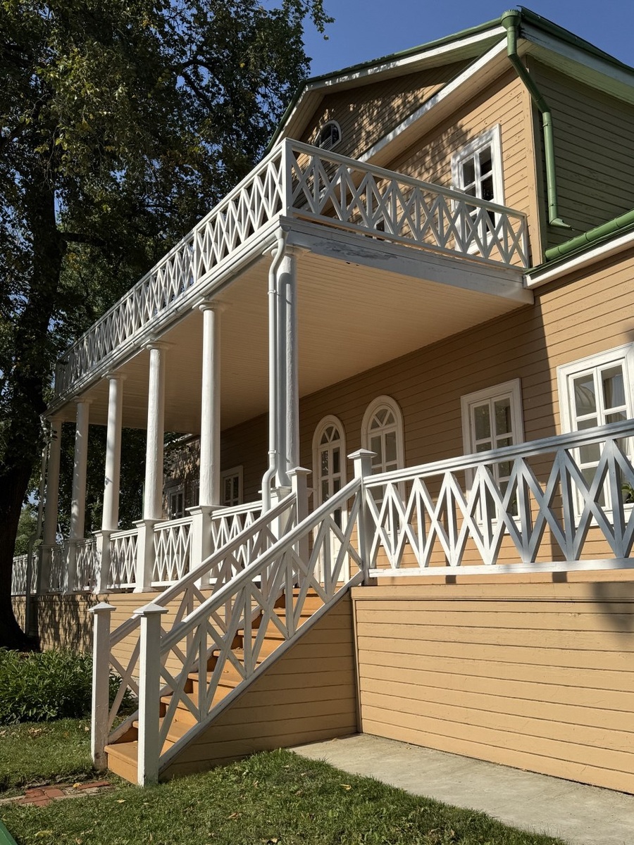 Терраса Барского дома