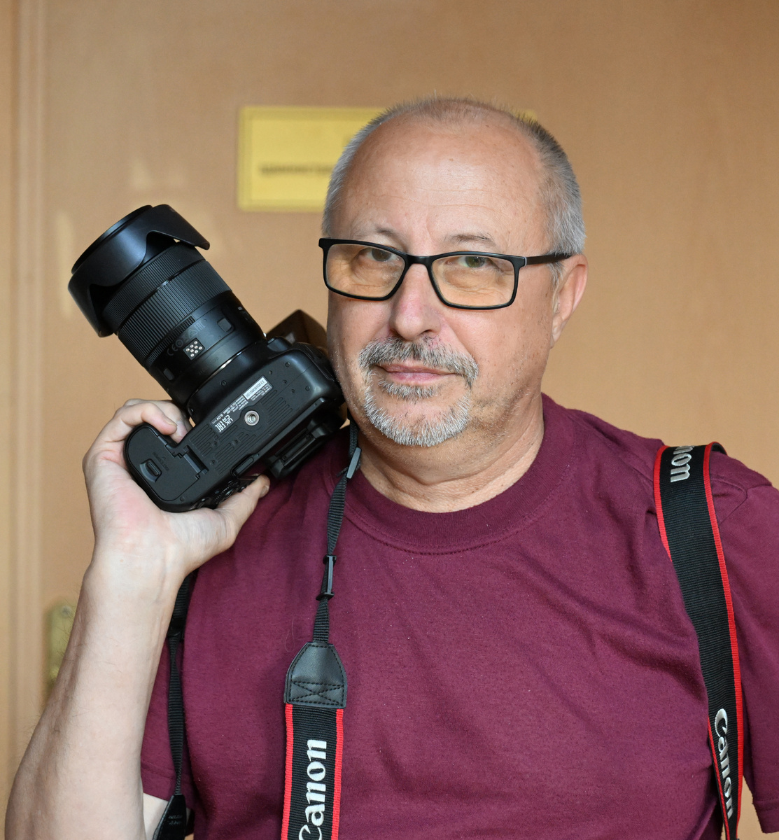 Геннадий Казаков – авторитетный фотограф, снимки которого украшают обложки книг и газет