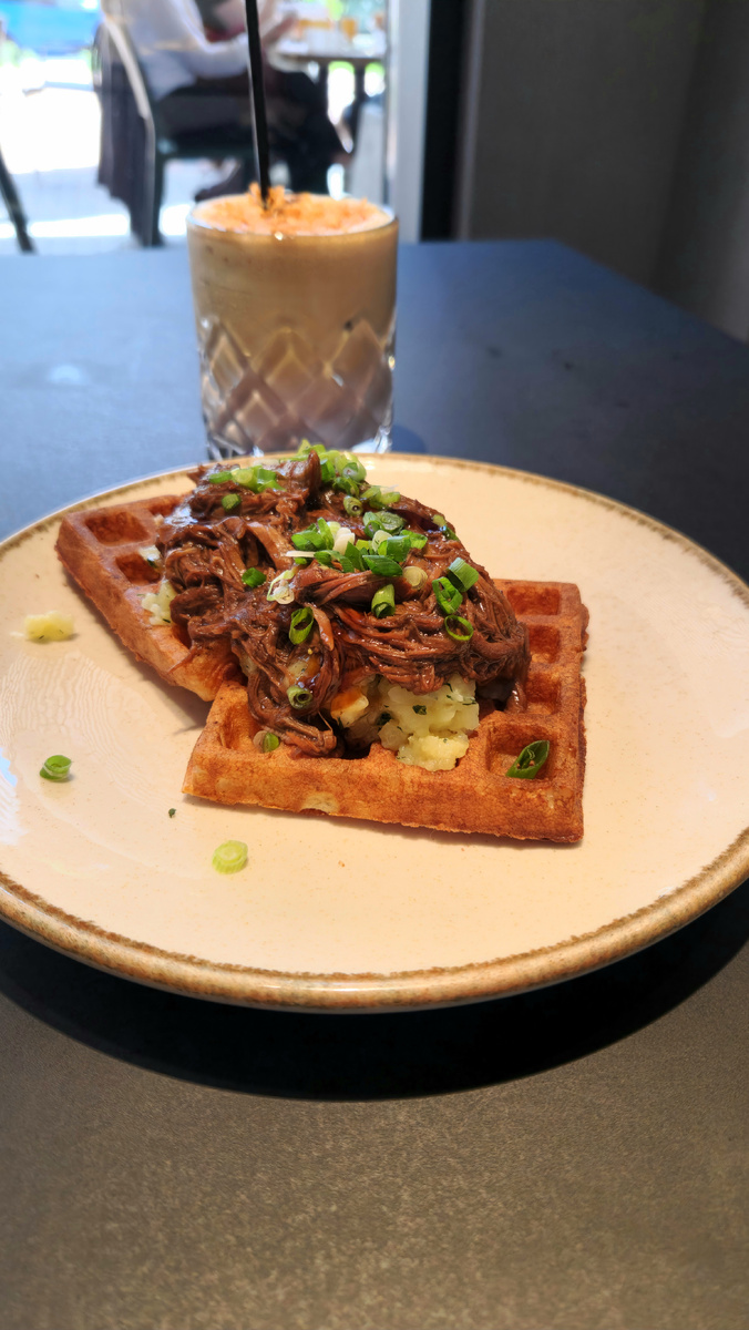 Фото вафли с рваной говядиной.