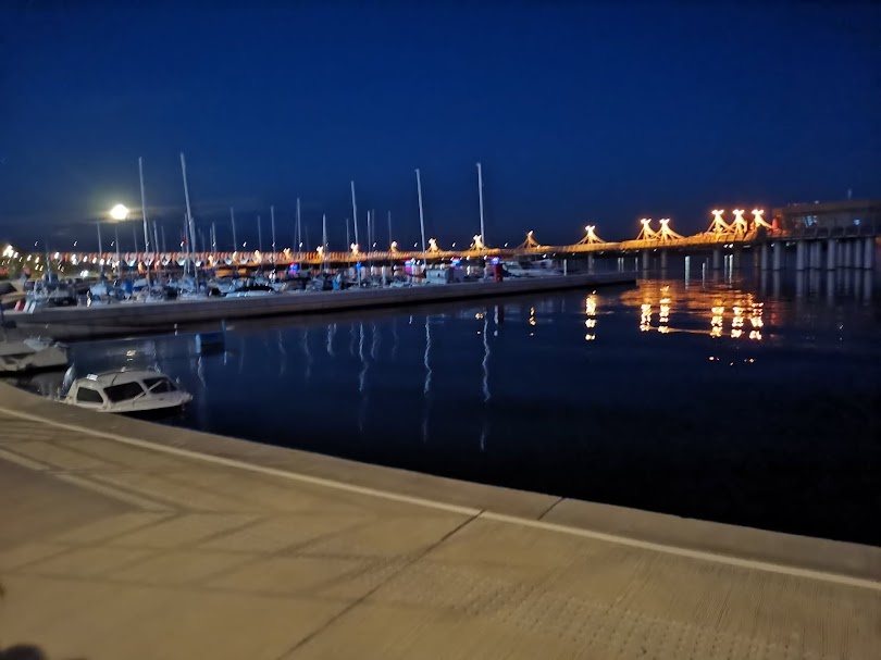 Вид с набережной на мост легионов Пилсудского