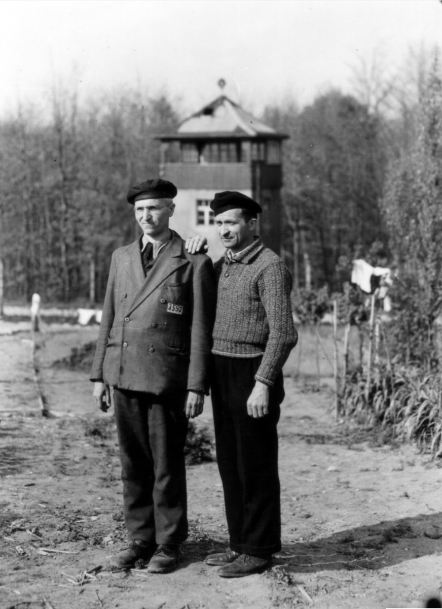 Капо, не иначе..? Нет конечно. Бухенвальд. 